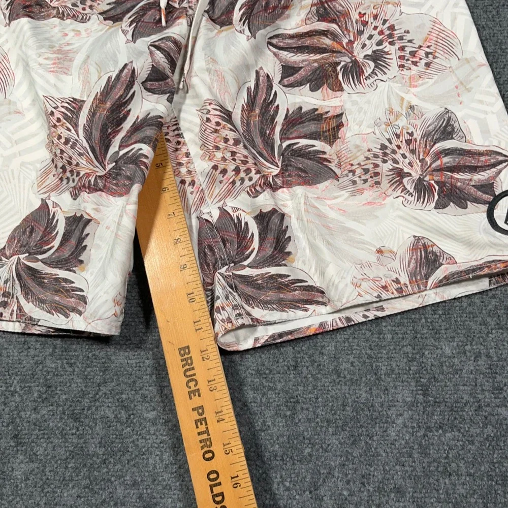 VTG Y2K Volcom Numero 2 Mod Board Shorts Mens 34 Floral Print‎ Swim Trunks White